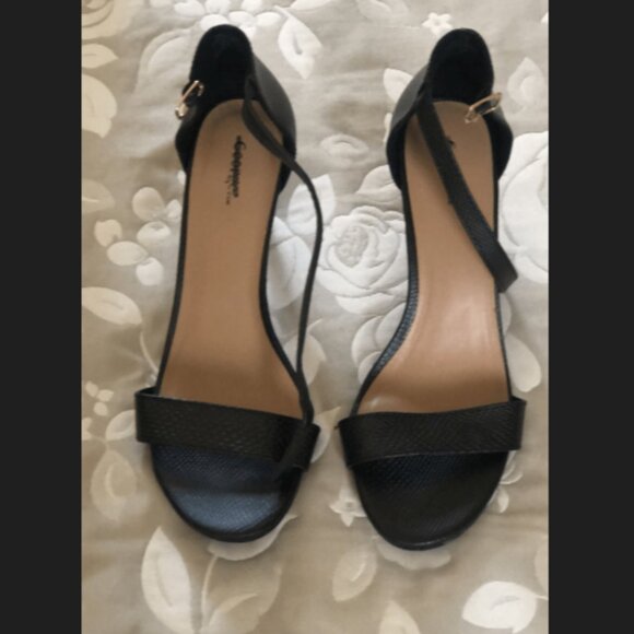 NWOT Strappy Stilletos - Picture 3 of 9